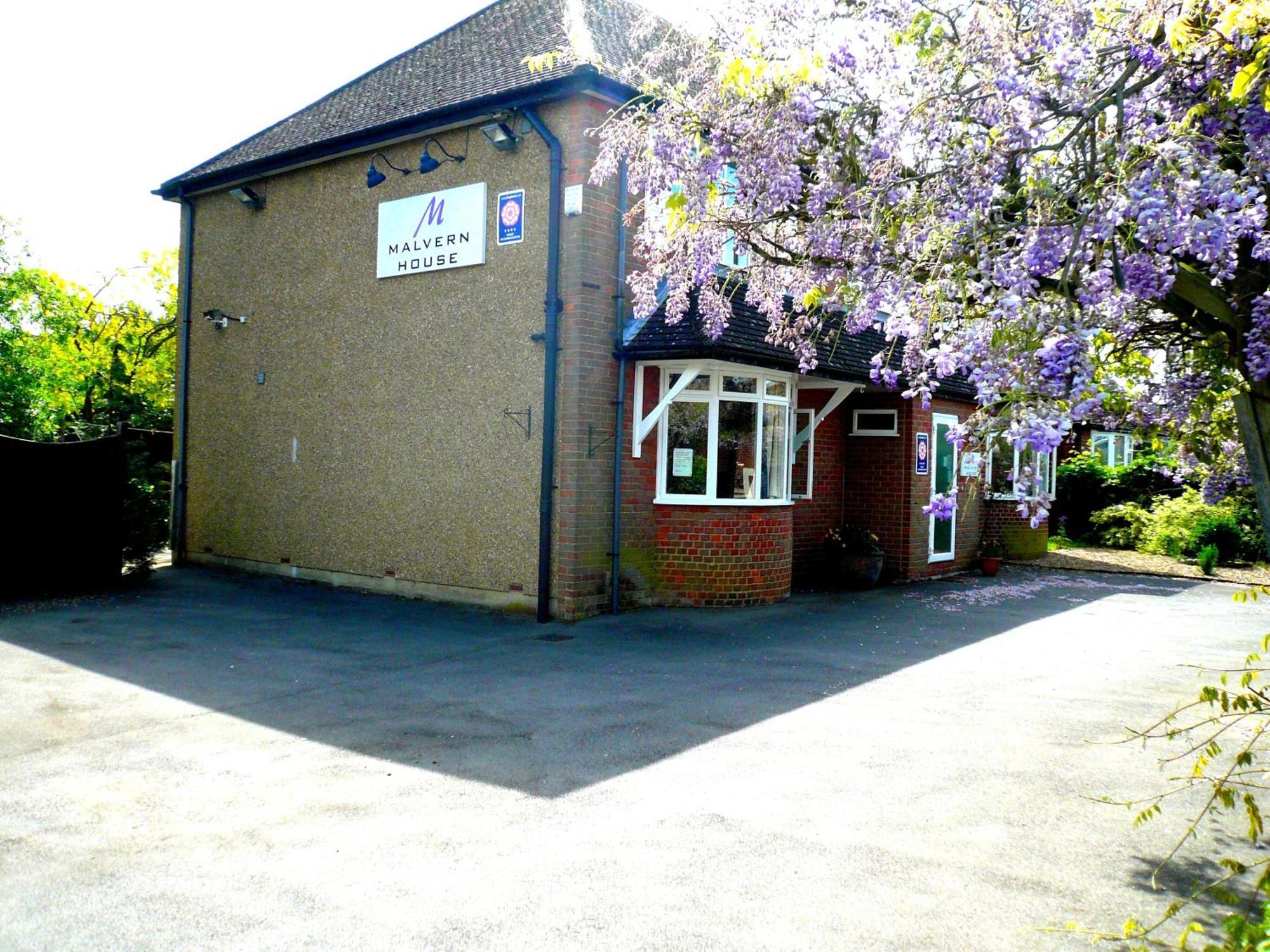 Malvern House Хай Уикъмб Екстериор снимка